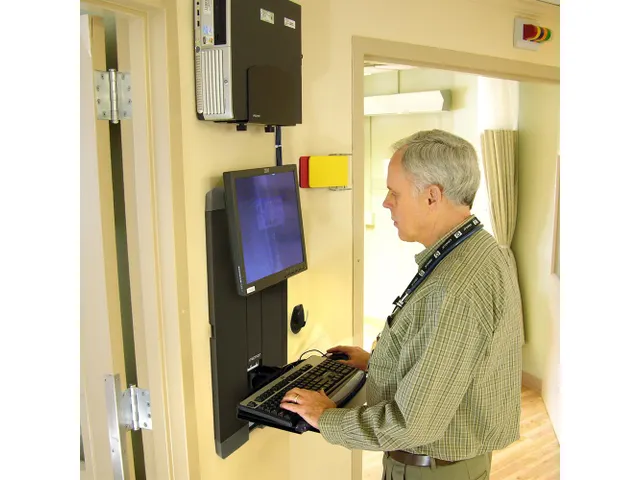 Muurbeugel StyleView Vertical Lift, gebieden met veel verkeer Zwart