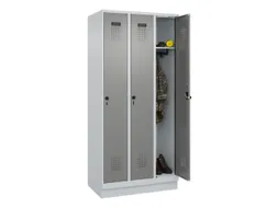 locker,HxBxD 1950x900x500mm,3vak,vak B 300mm,draaigrendel,sokkel