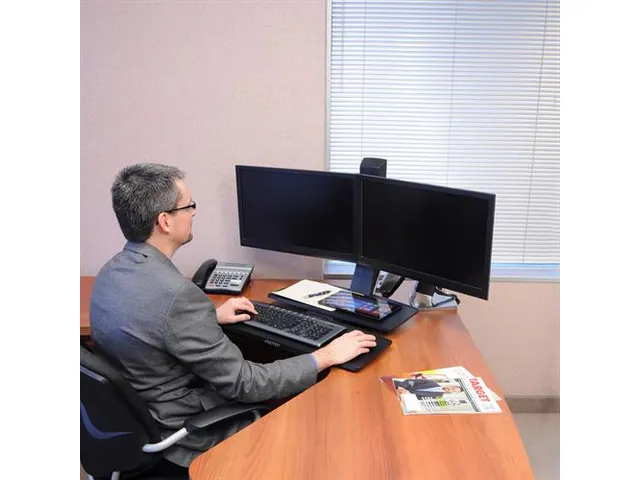 Poste de travail Assis-Debout Double écran avec plan de travail