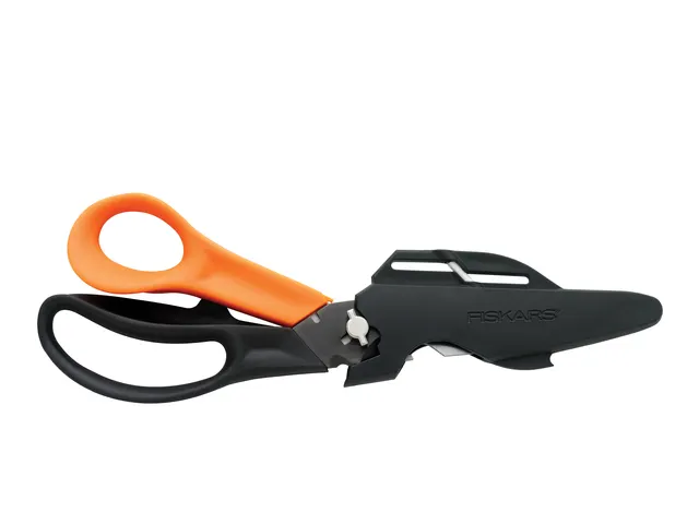 Schaar Fiskars Cuts+More Titanium multifunctioneel zwart