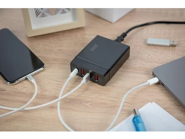 4-poorts USB-lader 72W 1xUSB-C 5,9,15,20V/3A 3x USB-A 5V/2,4A Zwart