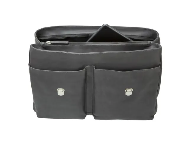 Aktetas Pride and Soul. DISTRICT