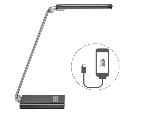 Bureaulamp LED MAULpure, dimbaar, USB-poort Zilver