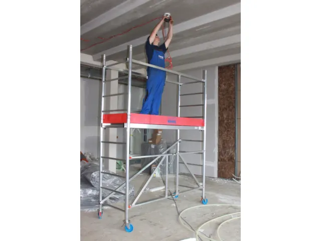 échafaudage pliable,H de travail 3,7m,échafaudage H 2,8m