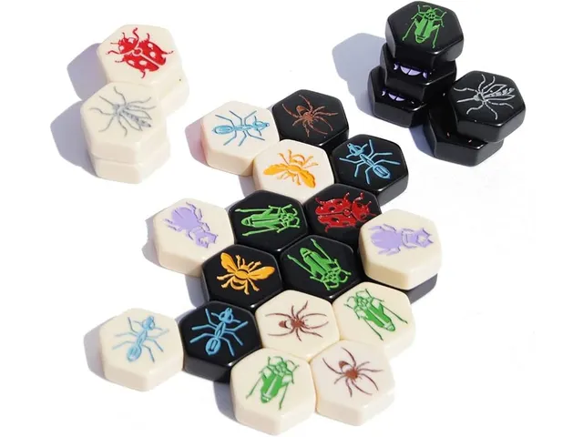 Tucker's Fun Factory Reisspel Hive Pocket 9+