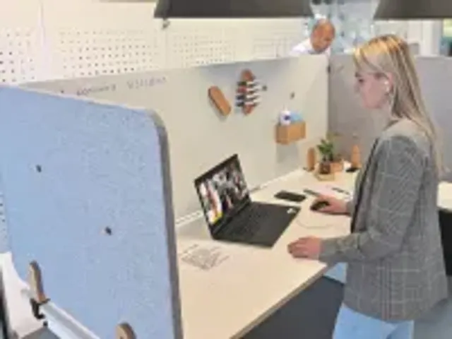 OUTLET Elements Bureauscherm akoestisch 60x120cm Licht Grijs Houders