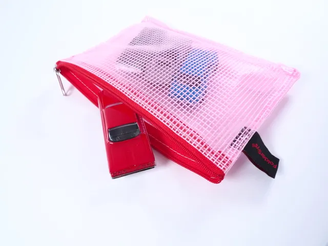 Trousse avec fermeture éclair Foldersys A6 PVC rouge transparent