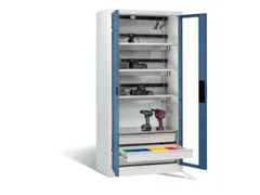 acculaadkast 1950x930x500mm 15stekkerdozen 230V ventilator fr. RAL5023