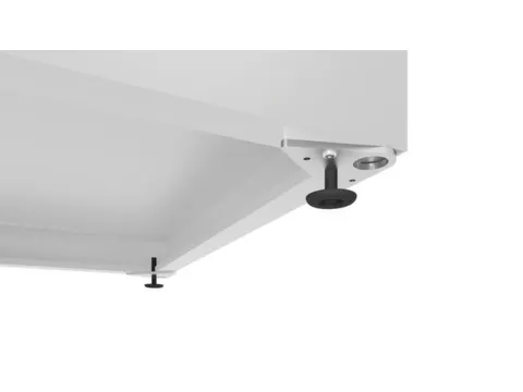 Nivelleervoeten,V. Staande Locker