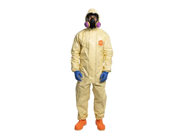 DuPont Tychem 6000 SFR overall - M