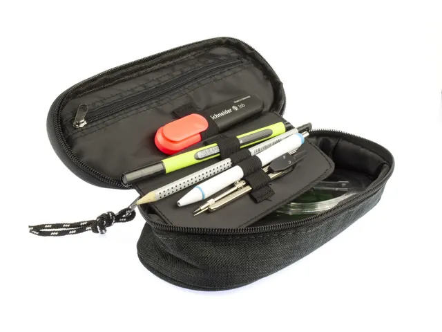 Etui Kangaro met inleg zwart ca 22x5x9cm