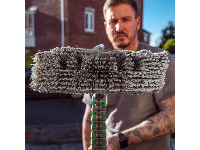 Brosse d'angle Unger nLite non fleurée 28cm vert