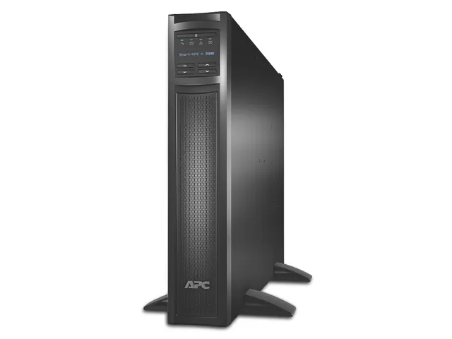 APC Smart-UPS X SMX3000RMHV2UNC - 3000VA, 8x C13 + 1x C19 sortie, USB,