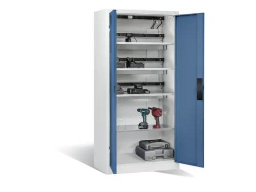 acculaadkast 1950x930x500mm 15stekkerdozen 230V ventilator fr. RAL5023