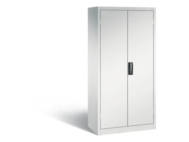 acculaadkast 1950x930x500mm 15stekkerdozen 230V ventilator fr. RAL7035