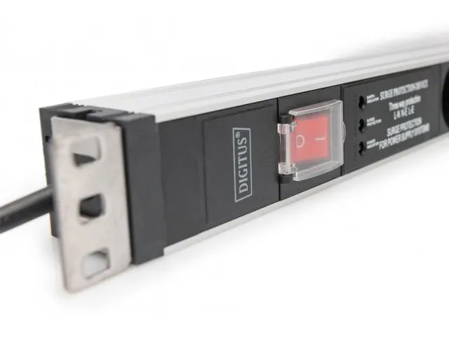 Stekkerdoos Met Aluminum Profiel en Schakelaar 5-voudig stopcontact