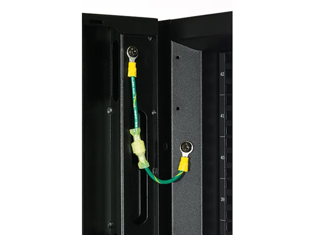 APC NetShelter SX 42U 600mm(b) x 1070mm(d) 19 inch IT rack, behuizing