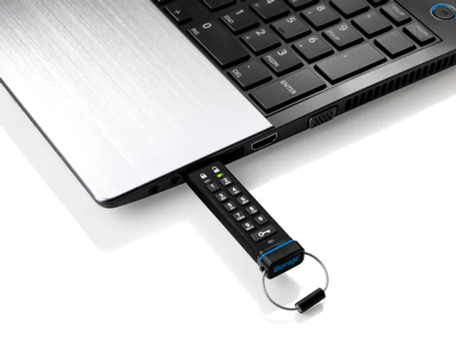 iStorage datAshur 256-bit 8GB USB Stick Zwart 2.0 Beveiligd Gecodeerd