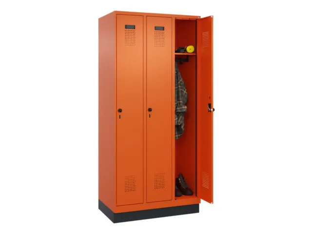 locker,HxBxD 1950x900x500mm,3vak,vak B 300mm,draaigrendel,sokkel