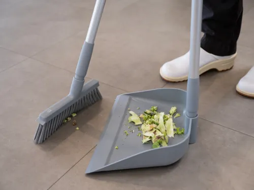 Vikan Hygiene stofblik 33cm met rechtopstaande steel 75cm Paars
