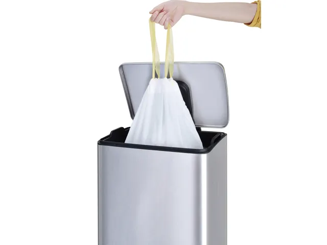 Afvalzak EKO MDPE type D met trekband 55x55cm 18-21 Liter wit