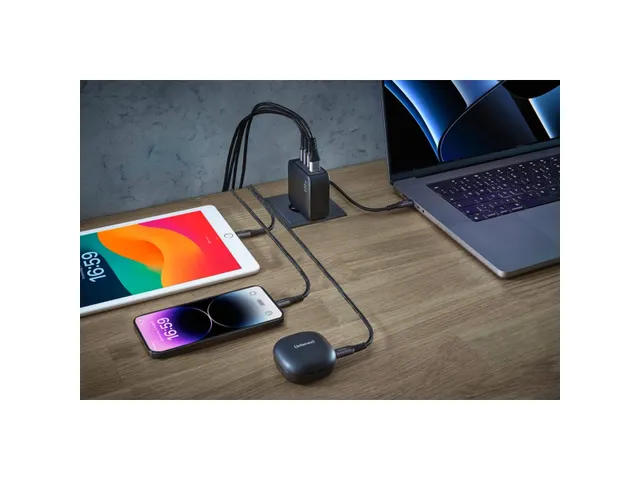 Intenso GaN Power adapter 140 W 3x USB-C 1x USB-A Zwart