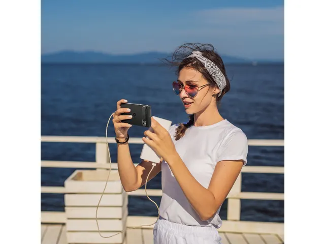 Spigen AGL08443 Camerabeschermer Google Pixel 9 Glas.tR EZ Fit Optik