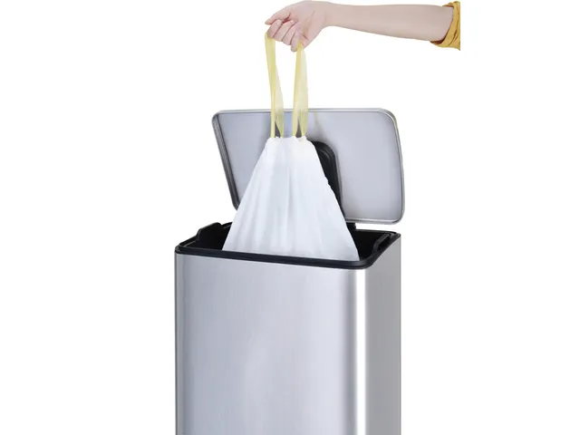 Afvalzak EKO MDPE type F met trekband 64x75cm 40-60 Liter wit