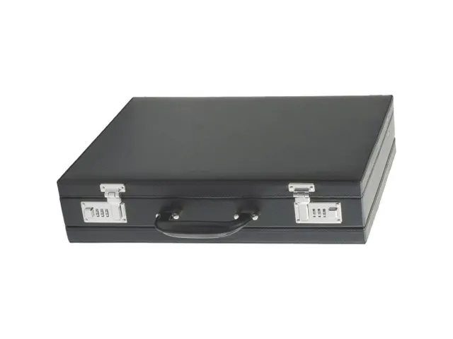 Attaché koffer Alassio PONTE. Zwart kunstleer.