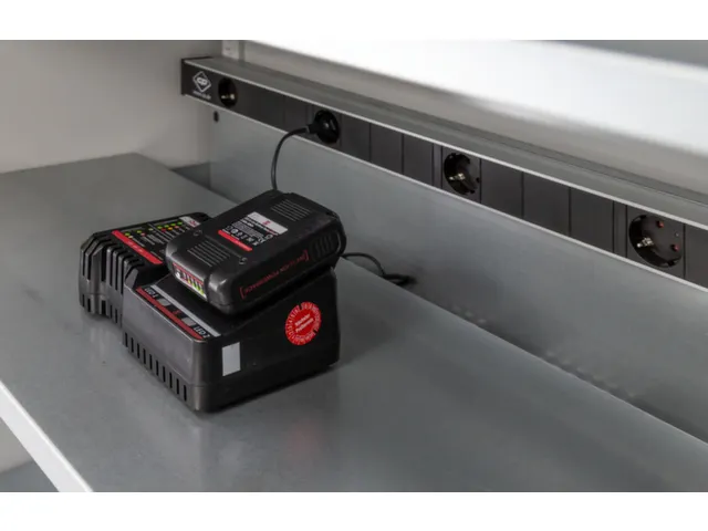 elektrisch legbord,v. acculaadkast,BxD 930x500mm,draagverm. 70kg