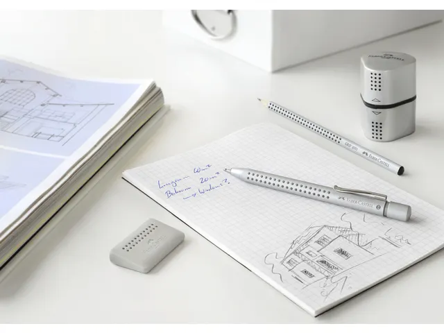 Puntenslijper Faber-Castell 2001 trio grip zilver