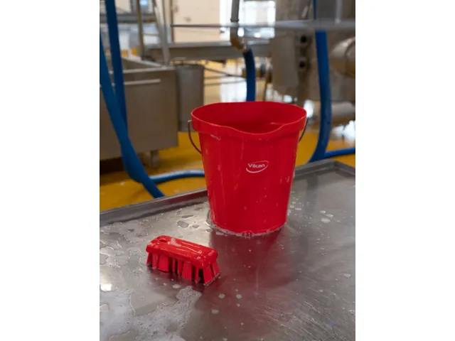 Vikan 3891-4 UST Kleine Werkborstel Harde vezel 176mm Rood