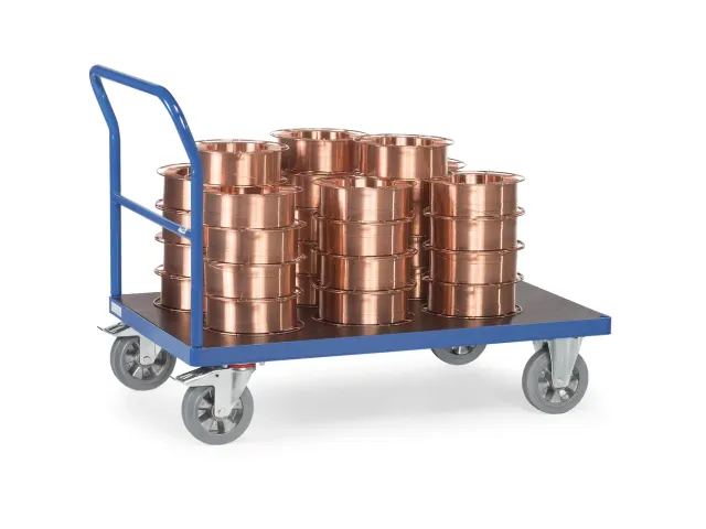 Chariots à dossier de poussée