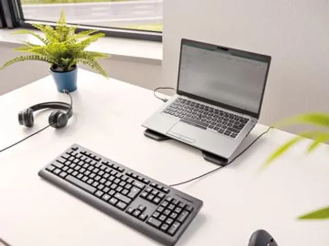 Xstream Breeze laptop cooling stand