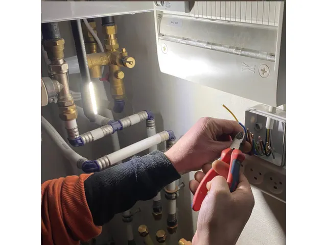 penlamp,behuizing aluminium,LED,200lumen,spot 150lumen,USB,accu