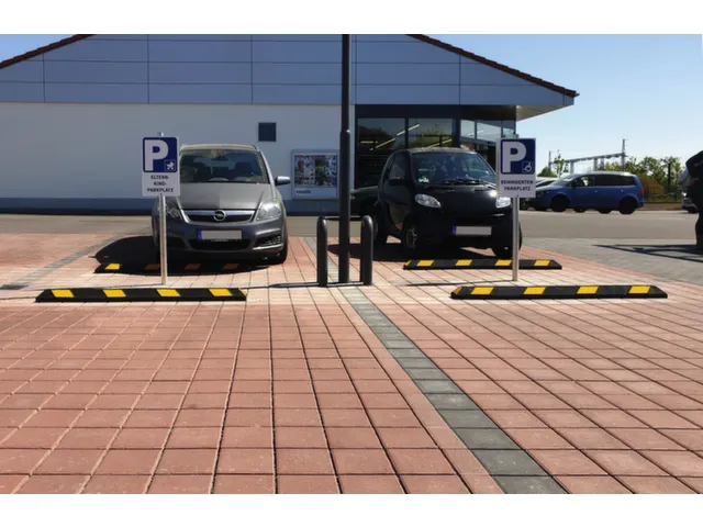 parkeerplaatsbegrenzing,B 1800mm,recyclebaar rubber,zwart/geel