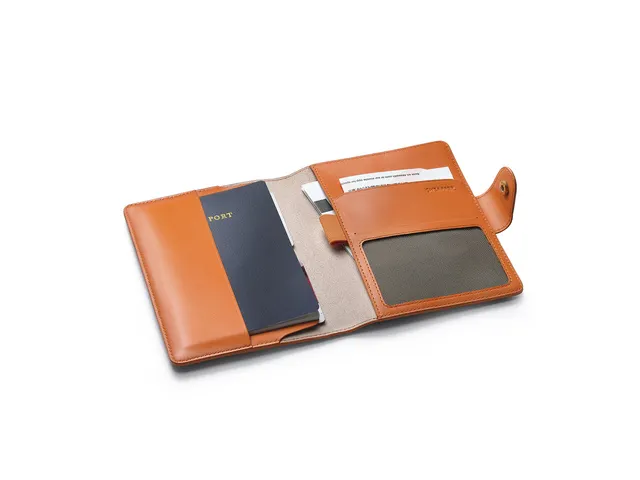 Paspoorthoes Sheaffer EMILY IN PARIS leer met penhouder, Oranje