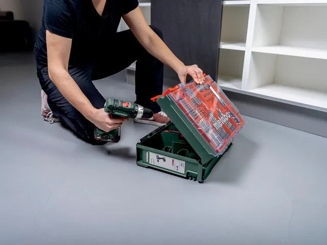 Accu-klopboormachine set 18V 2 x 2AH Li-Power, Acculader SC 30, Kunsts