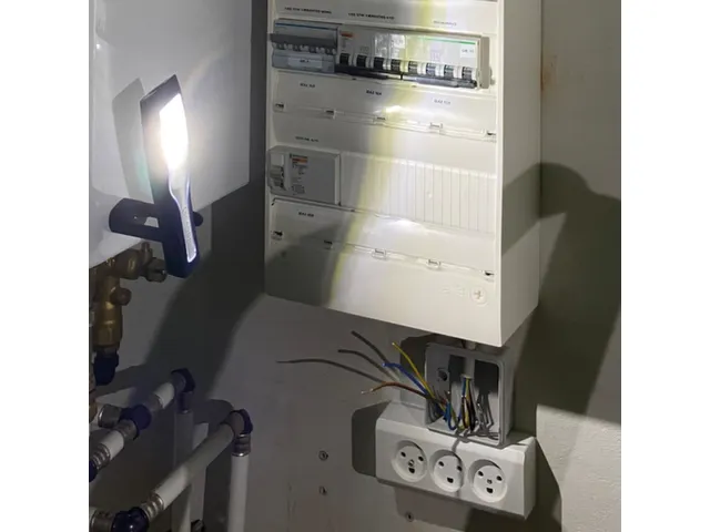 zaklamp,COB-led,200lumen,accuaandrijving