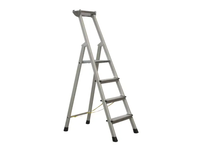 staande trap eenzijdig 4treden stand H 0 99m balk L 1 83m aluminium