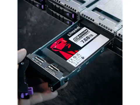7680G DC600M (gemengd gebruik) 2,5 inch Enterprise SATA SSD