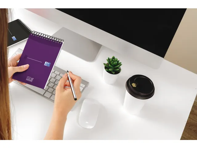 task manager 125x200mm Essen tials 140 pages 2 colors assorted