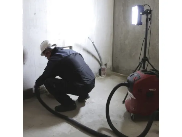 accu-schijnwerper voor in de bouw,behuizing kunststof,66 SMD-led