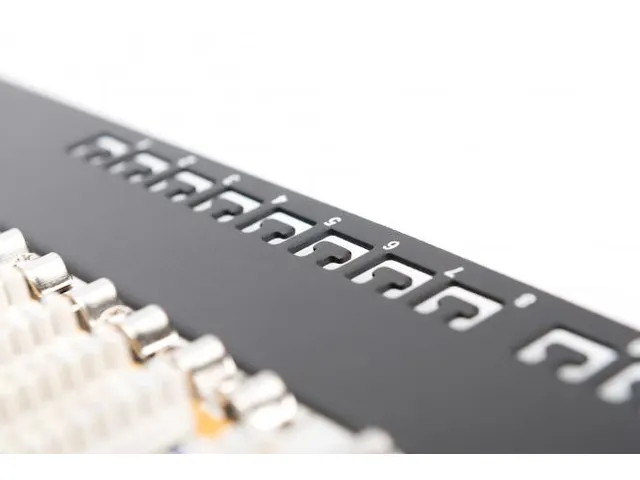 CAT 6 Klasse E patchpaneel afgeschermd 16-poorts RJ45 8P8C LSA 1U Zwar