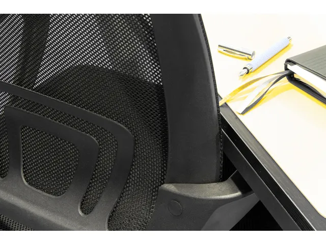 Chaise de bureau Linea Felluca avec accoudoir noir