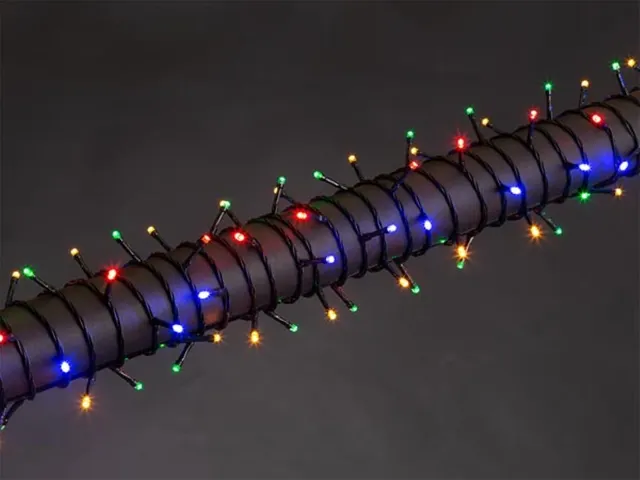 Guirlande lumineuse Stella 300 LED 20m multicolore câble vert 24V