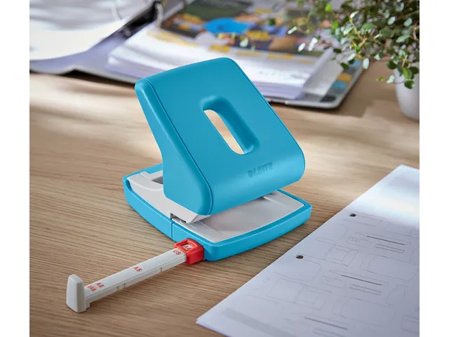 Perforator Leitz Cosy 2-gaats 30vel blauw