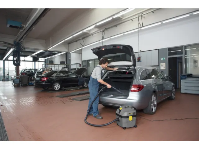 Autoreinigingsset,v. stof-/waterzuiger,verloopstuk,kwast,3zuigmonden