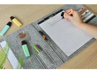 DESQ Schrijfmap A4 Dutch Design Grijs vilt met clipboard en elastiek - 7