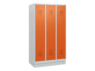 schoollocker,HxBxD 1630x900x500mm,3vak,vak B 300mm,cil.-slot,sokkel - 2